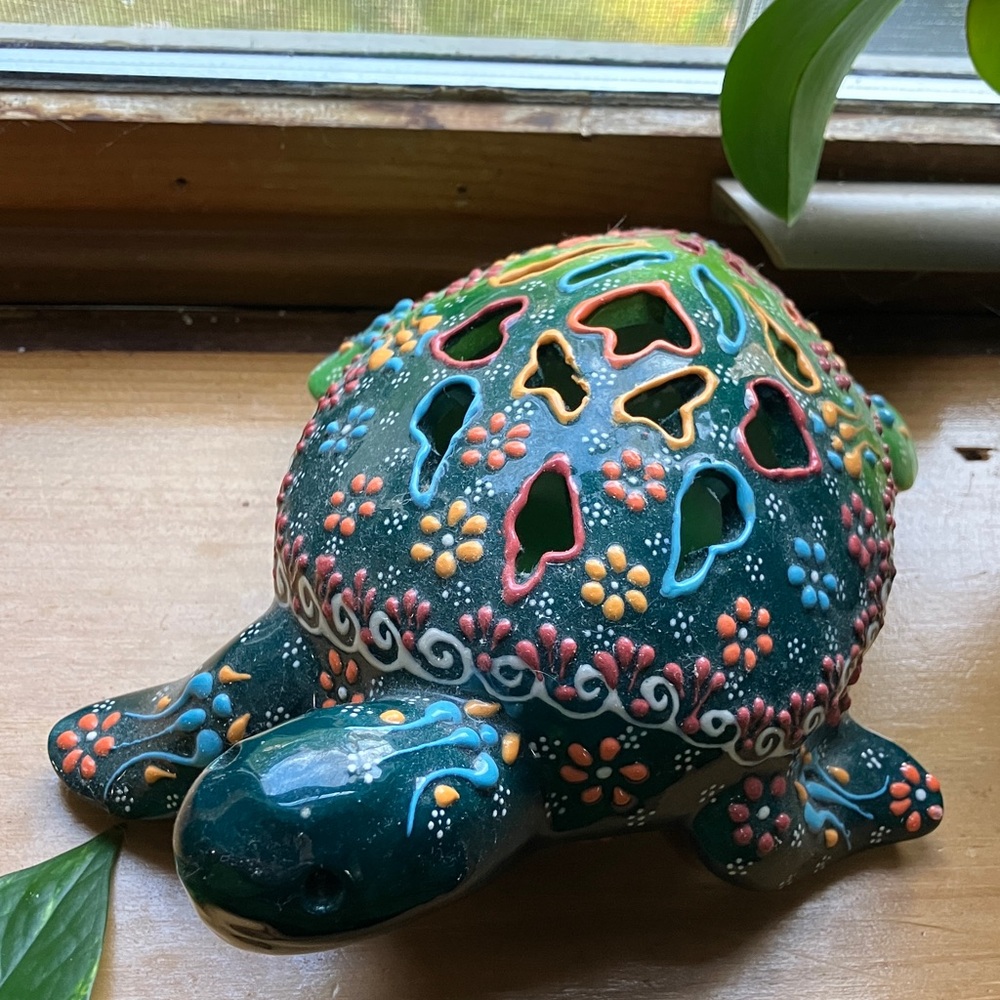 Colorful Ceramic Turtle candle holder - Picture 2 of 9